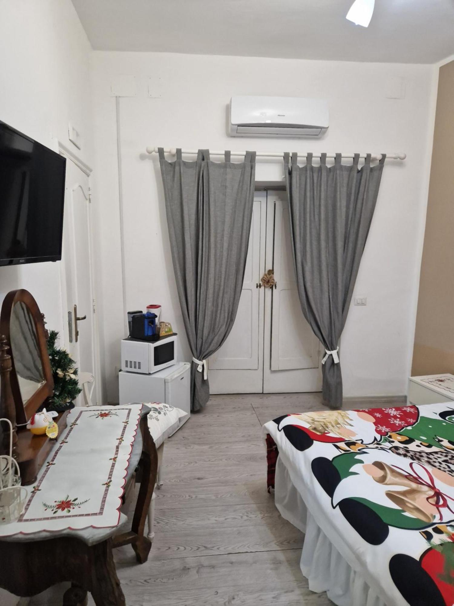 Affittacamere Cecco Rooms ราเวลโล ภายนอก รูปภาพ