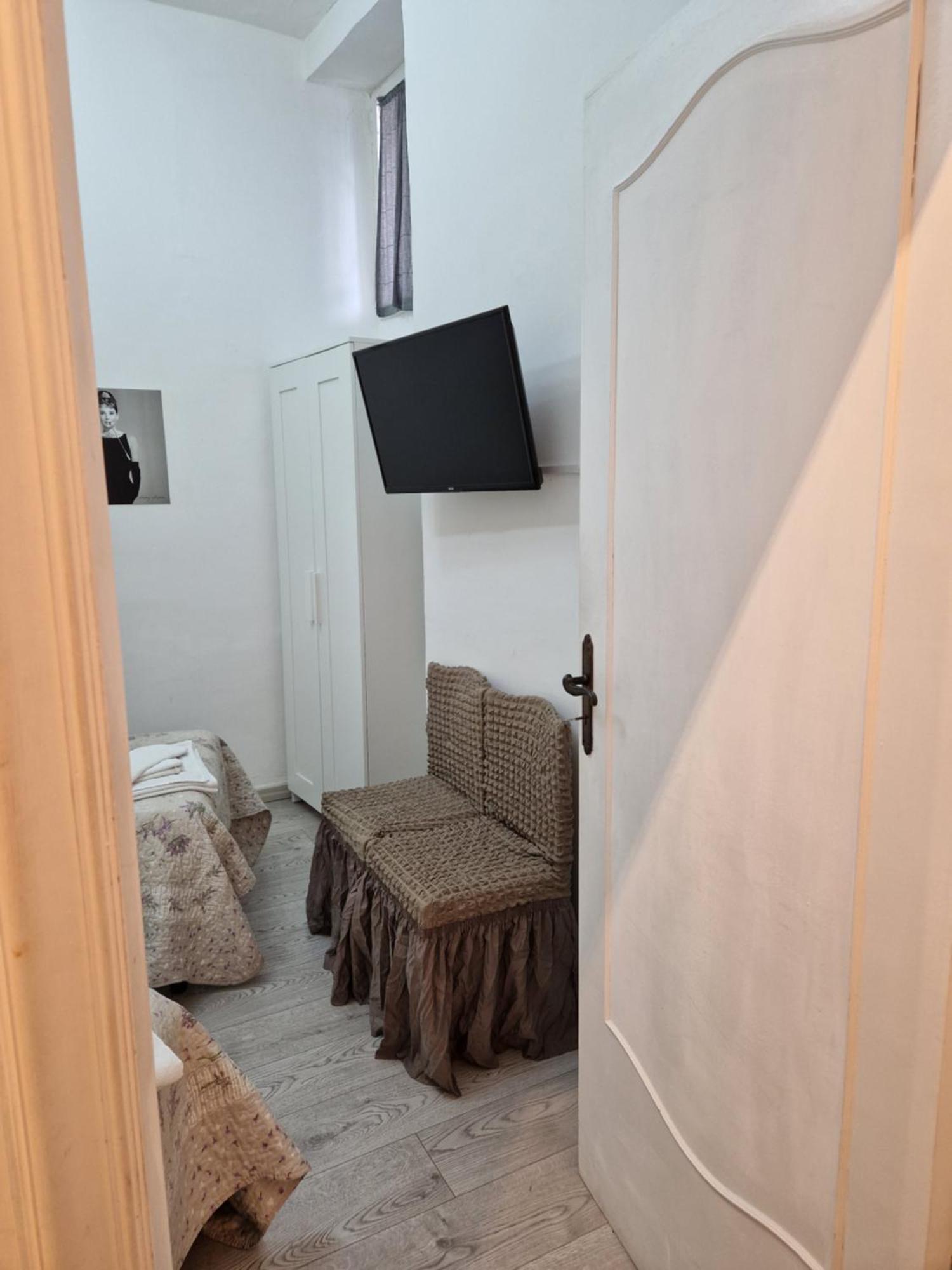 Affittacamere Cecco Rooms ราเวลโล ภายนอก รูปภาพ