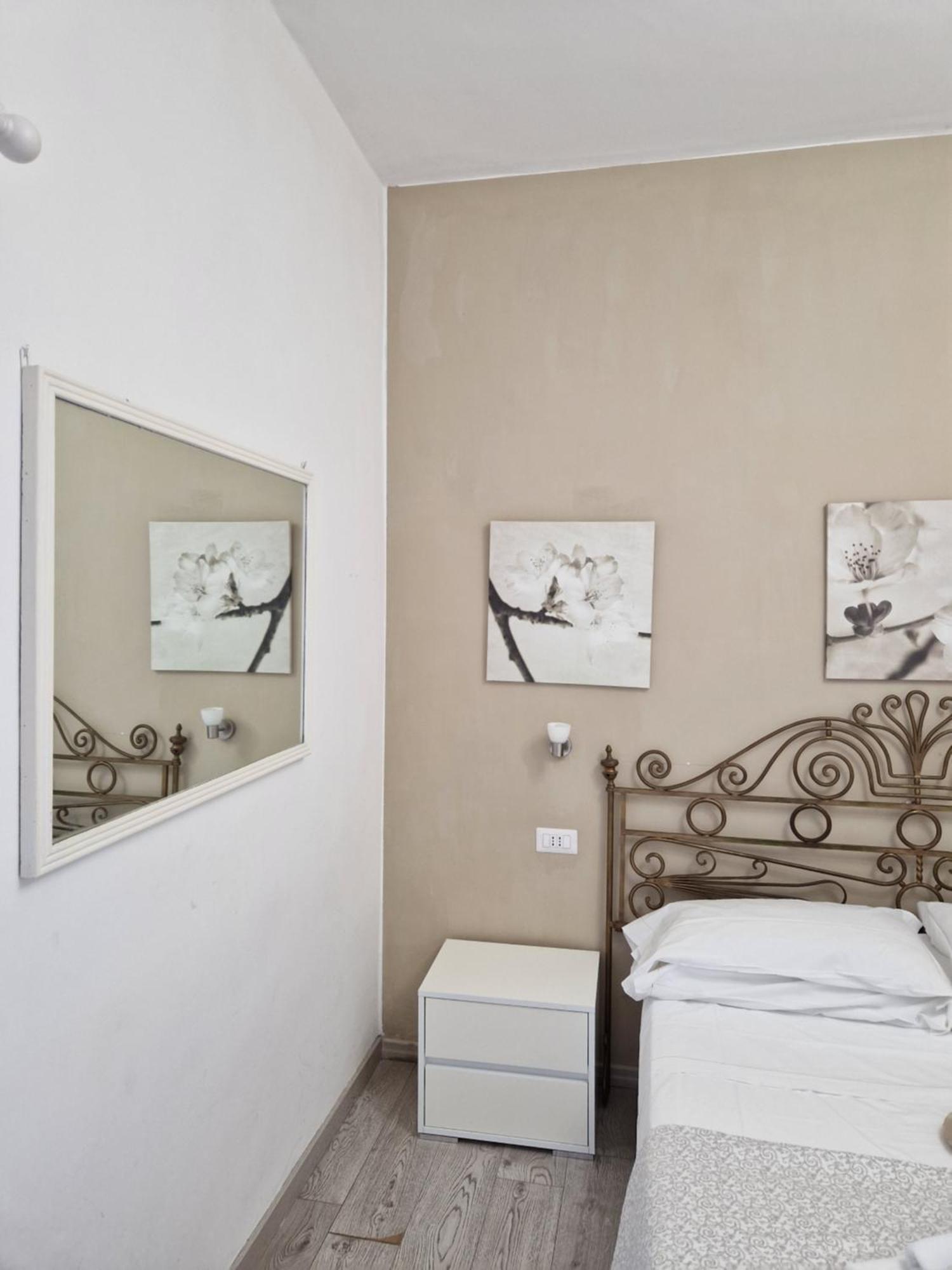 Affittacamere Cecco Rooms ราเวลโล ภายนอก รูปภาพ