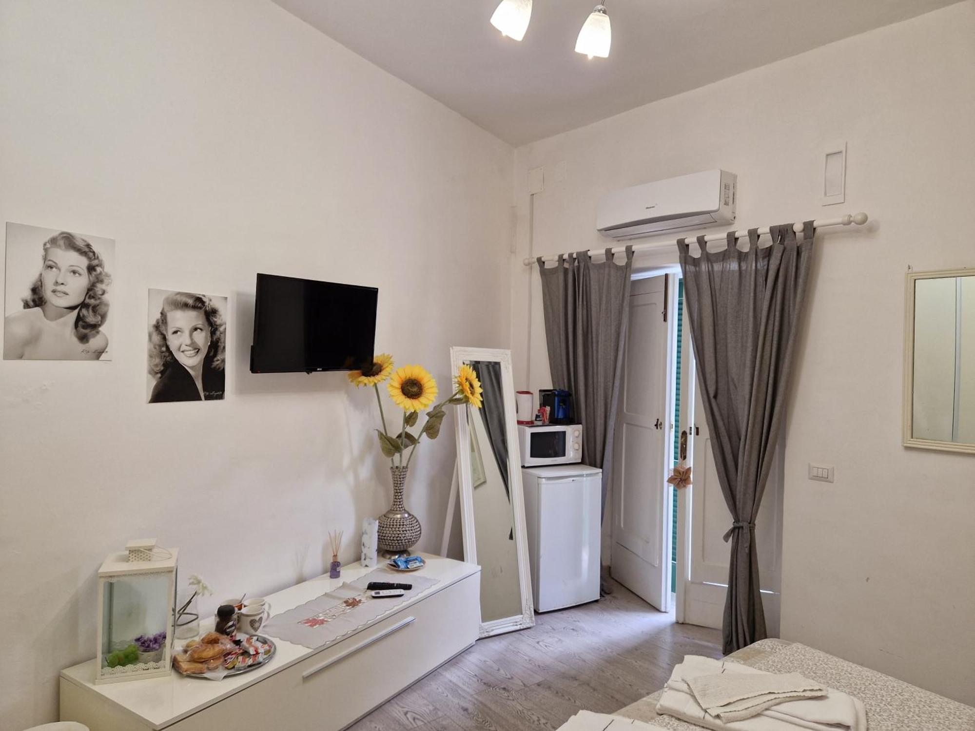 Affittacamere Cecco Rooms ราเวลโล ภายนอก รูปภาพ