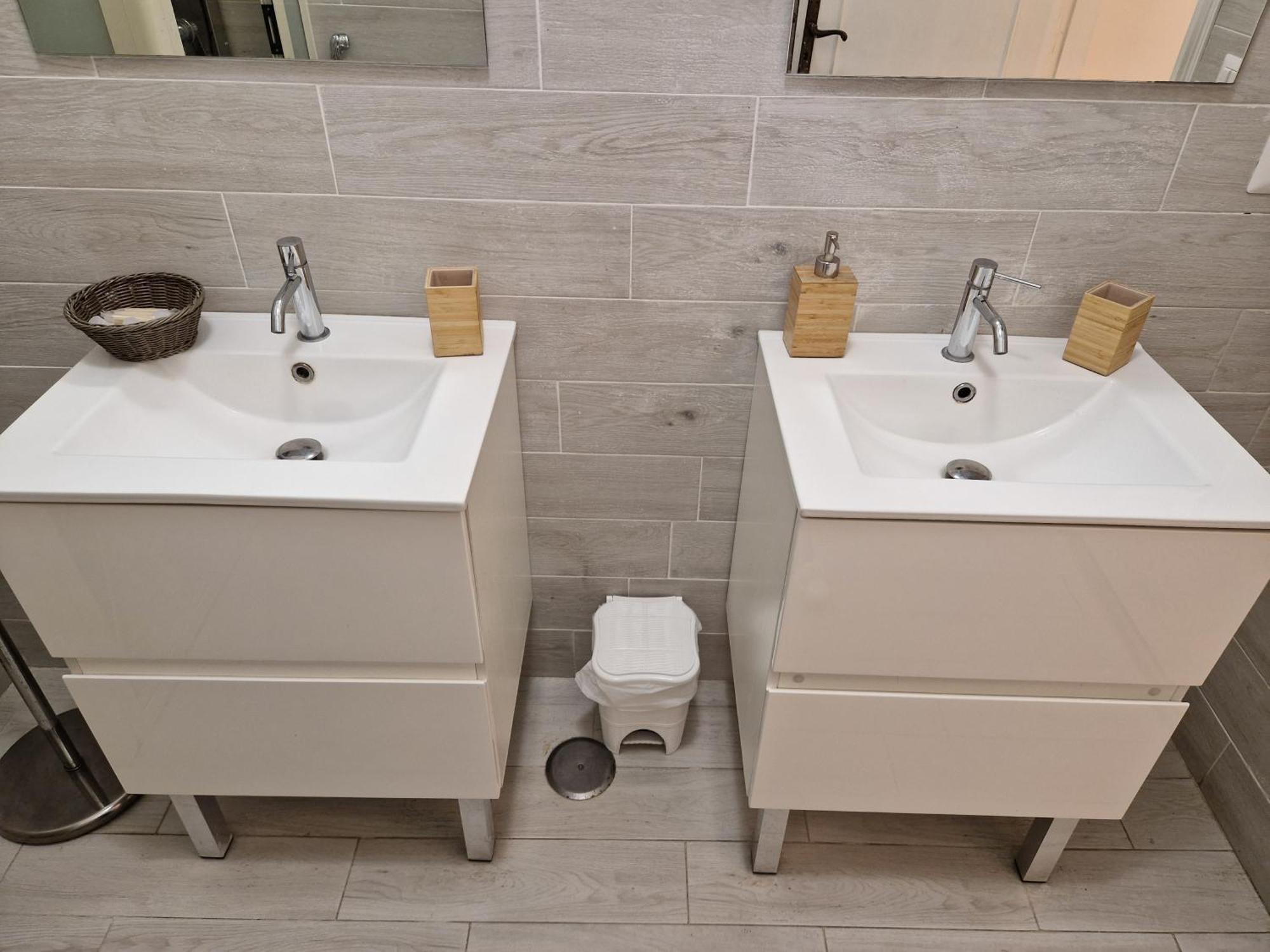 Affittacamere Cecco Rooms ราเวลโล ภายนอก รูปภาพ