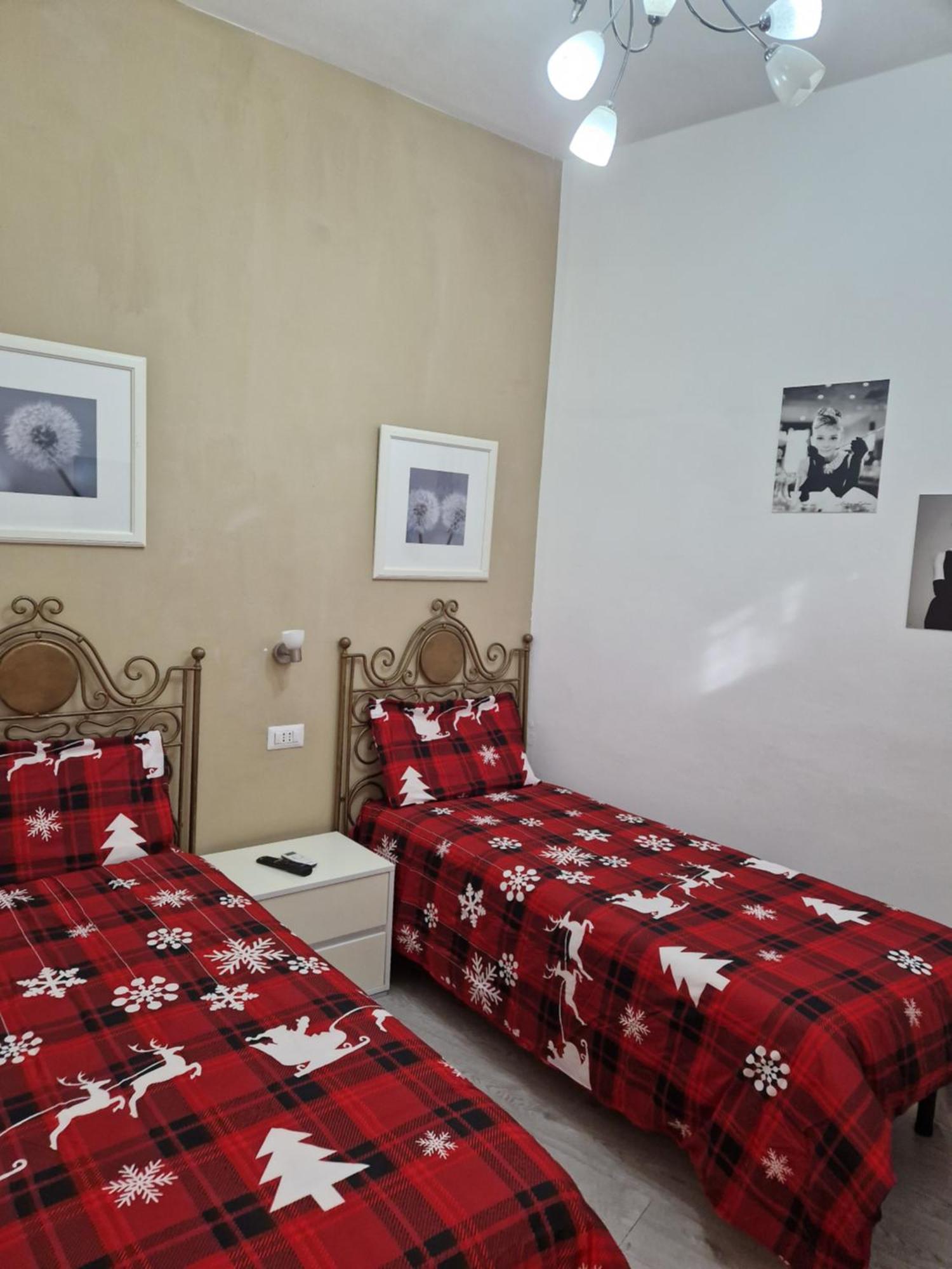Affittacamere Cecco Rooms ราเวลโล ภายนอก รูปภาพ