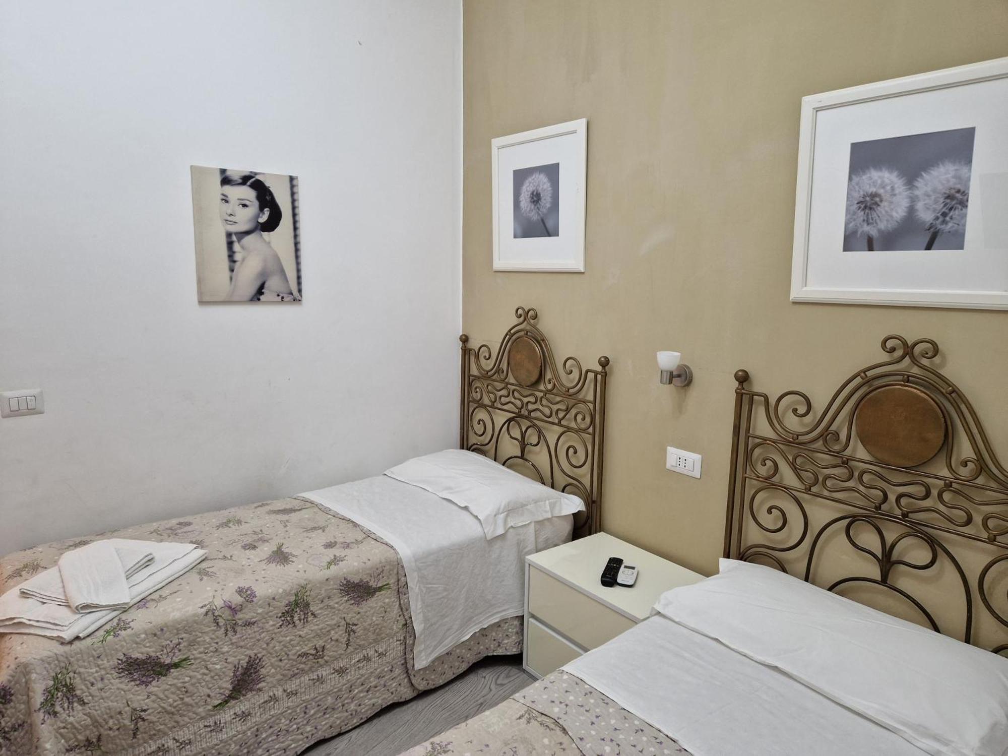 Affittacamere Cecco Rooms ราเวลโล ภายนอก รูปภาพ